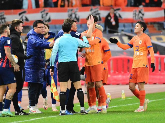 中超泰山三連勝，亞冠黑馬遭斬！海港申花復(fù)仇，晉級(jí)區(qū)第七回。