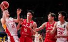 中國(guó)男籃大勝日本，五人滿分，三人及格，兩人表現(xiàn)不佳。