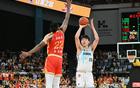 青島大勝廣廈，期待黑八！三外援82分，廣廈罰球多仍敗北。