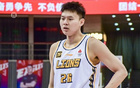 吳驍活力四射，24分鐘3次出手得2分8板，其中5前場(chǎng)板。