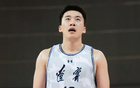 遼寧U22男籃大勝47分，中鋒制霸籃下26+15，趙維倫得分破百得22分。
