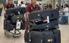 51人攜140件行李，國足遭批，官方稱均為必需品。
