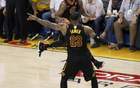 NBA笑點(diǎn)：JR戲弄詹姆斯，科比越位未判