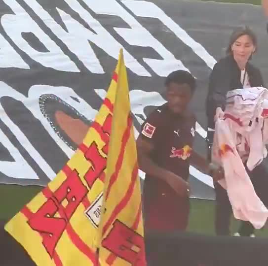 朗斯主場，奧蓬達(dá)備戰(zhàn)，贈球迷球衣！